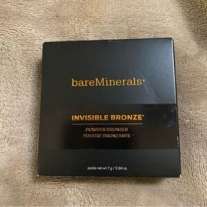 BareMinerals Invisible Bronze Powder Bronzer “Tan” NWT
Compact with mirror